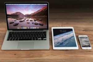 Macbook, iPad and iPhone for a real estate website